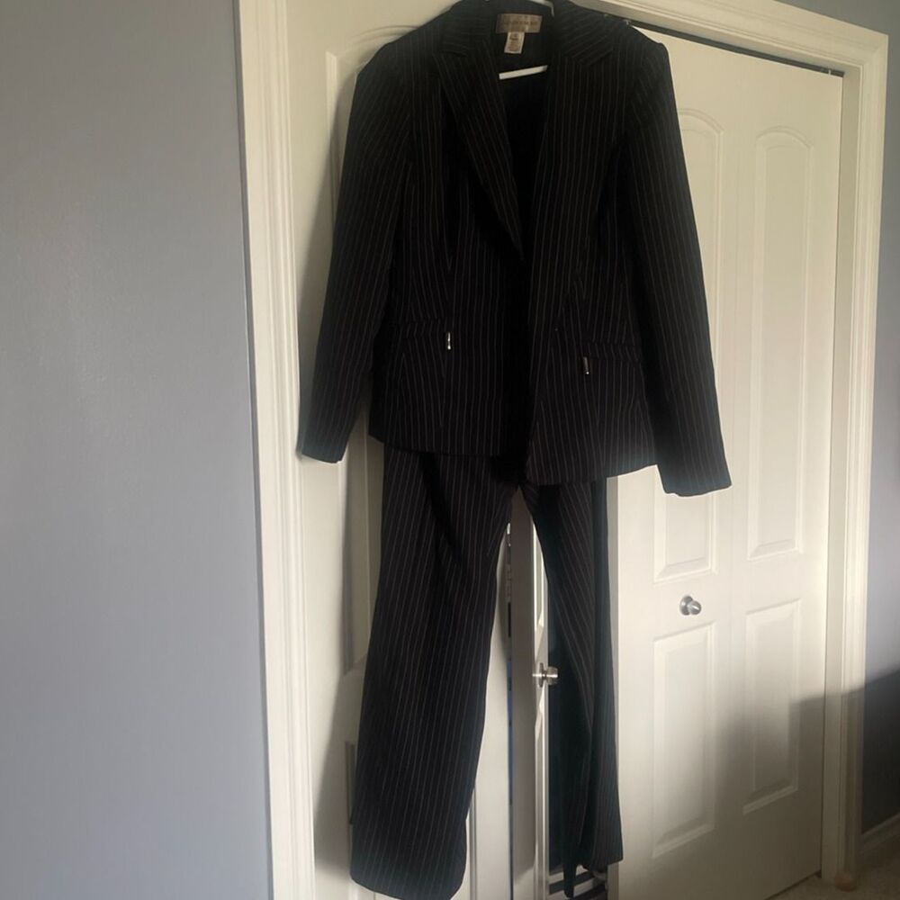 Vintage Y2K Era Jones New York Women's pinstripe wide-leg pant suit Sz 12